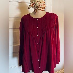4 /$20 Sale! Gently loved Old Navy XXL raspberry button front pin tucked blouse*